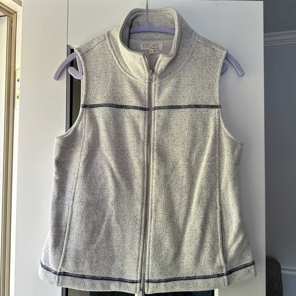 Escape by Habitat zip up outerwear vest light gray size XS